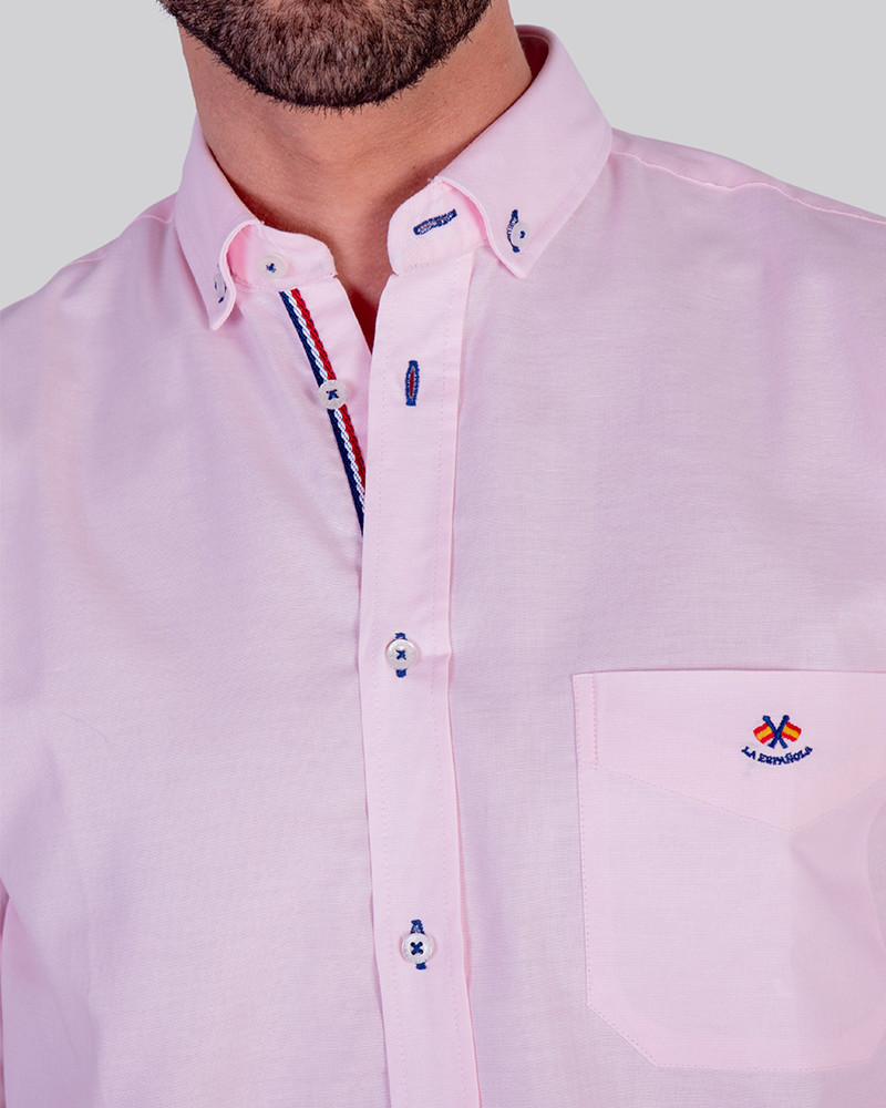Camisa oxford rosa con bolsillos