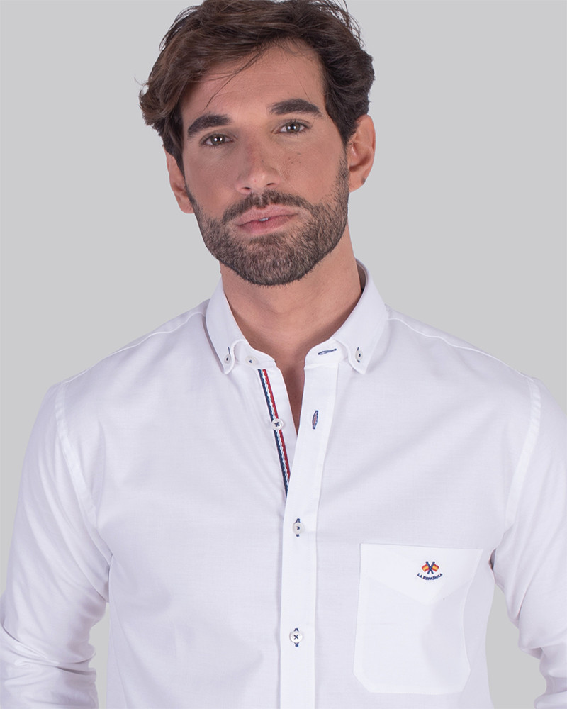Camisa regular tejido oxford con bolsillo | La Española