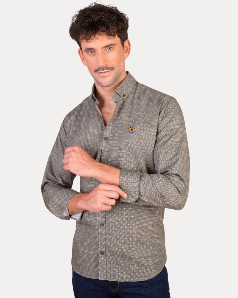 Camisa tejido oxford con bolsillo y logo bordado | La Española