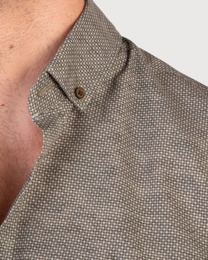 Camisa tejido oxford con bolsillo y logo bordado | La Española