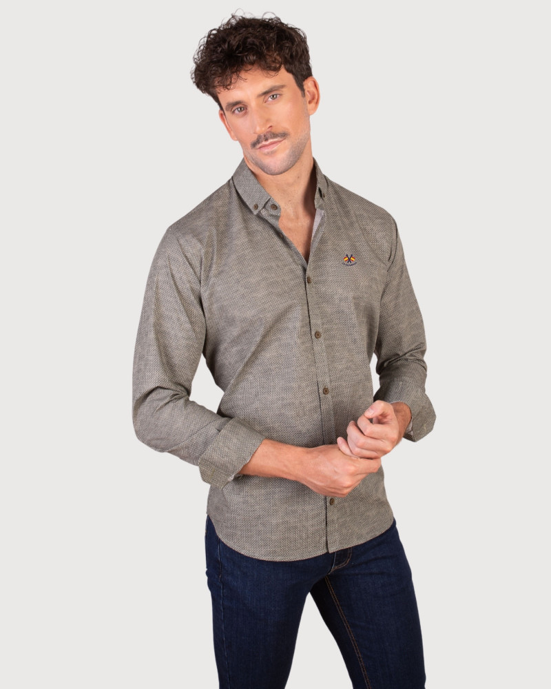 Camisa tejido oxford con bolsillo y logo bordado | La Española