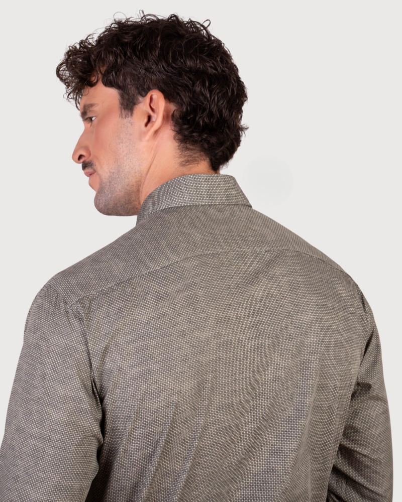 Camisa tejido oxford con bolsillo y logo bordado | La Española