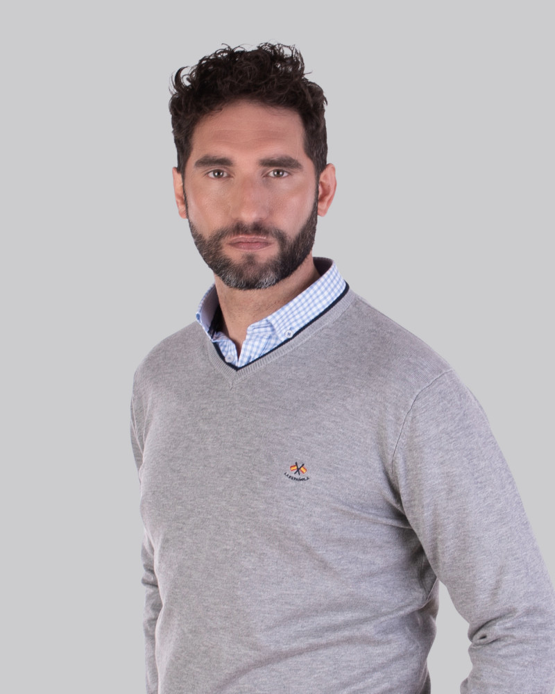 Suéter cuello pico para hombre  | La Española