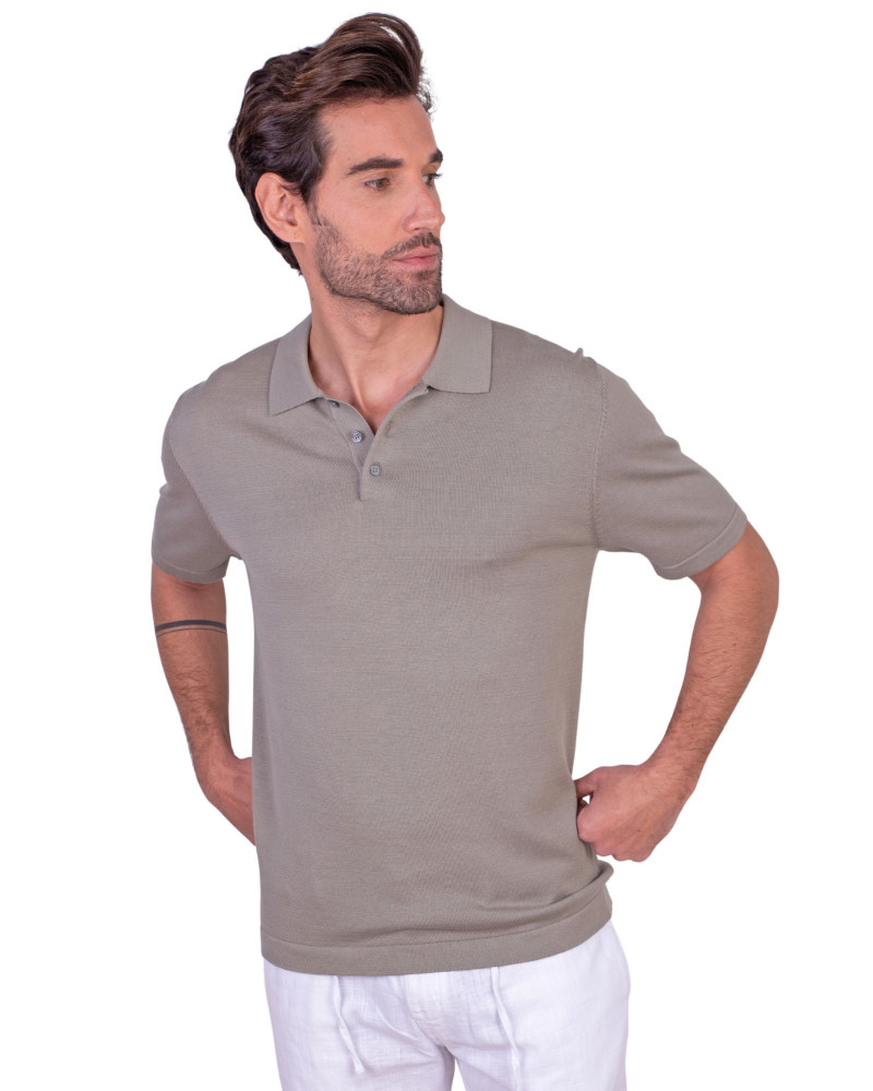 Polo manga corta algodón liso granito y cuello en V | La Española