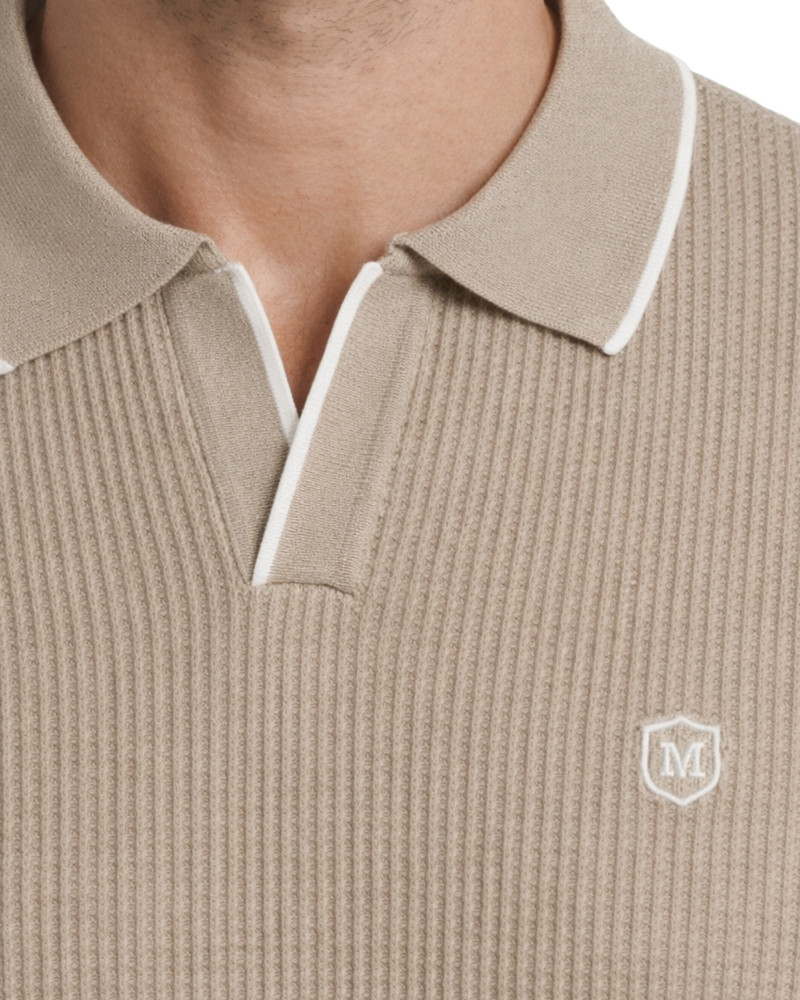 Polo manga corta algodón liso granito y cuello en V | La Española